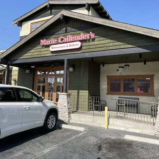 Exterior view of restaurant from parking lot