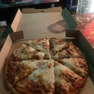 The pizza is first class in my book!