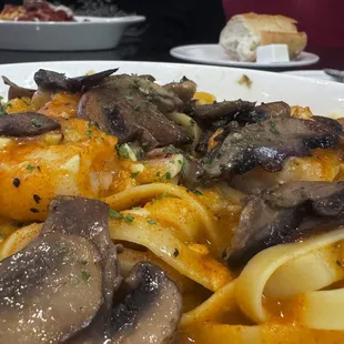 ramen and noodles, food