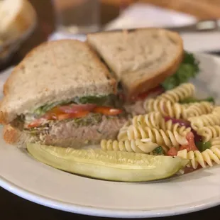 Tuna sandwich