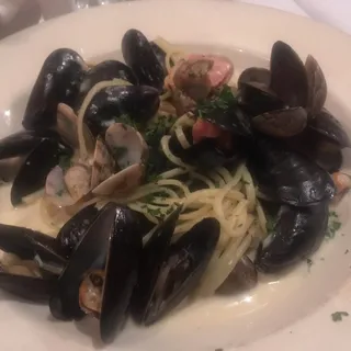 Mussel and Clam Linguini