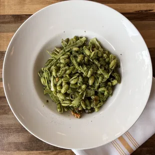 Pistou cavatelli with fennel and walnuts