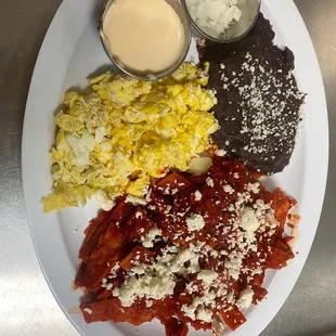 a plate of breakfast foods