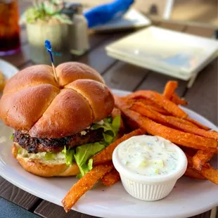 The Greek burger (lamb patty)