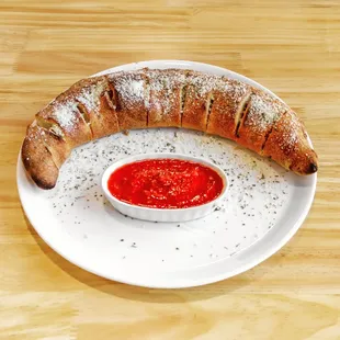 Chicken calzone : portobello mushroom, spinach,mozzarella and recota cheese , pesto sauce