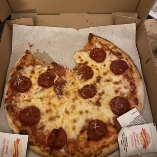 Medium pepperoni pizza