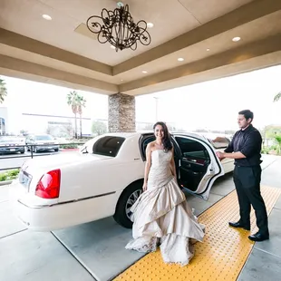 Porte de Cochere - Exclusive Limo Pull-In.