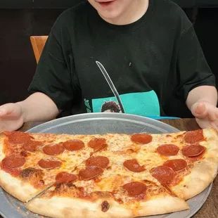 The Brazilian Guy is right the pizza is amazing. Highly recommend.