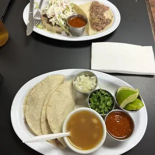 Tacos de borrego y sope de bistec