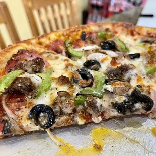 Marini&apos;s Supreme Pizza - medium, hand tossed crust