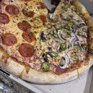 16&quot; Large Pizza