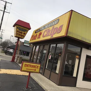 the entrance to the restaurant