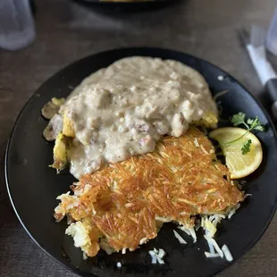 Country gravy omelette