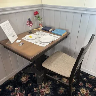A place setting for unnamed heros who have served to offer us liberty and an honor to God.