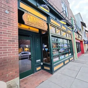 the outside of the restaurant