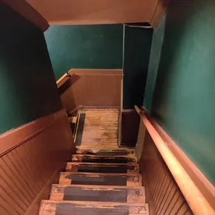 Stairway (Narrow!)
