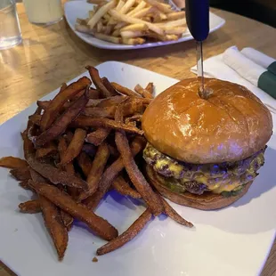Cheeseburger with sweet potato fries