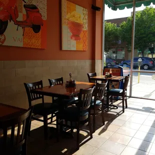 Nice, clean &amp; Friendly staff! Great options for seating. Delicious Pizza...options by slice too.