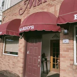 the entrance to the restaurant