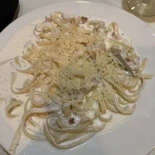 Fettuccine Alfredo with chicken