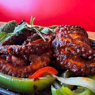 food, chicken wings and fried chicken