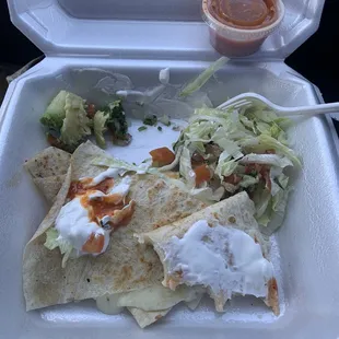 Quesadilla sin carne pero me imagino que con carne estuviera bien chingon.