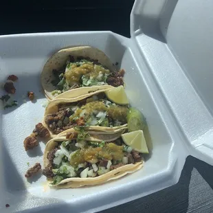 tacos de adobada y asada.