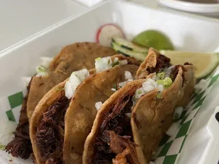 Tacos Y Machetes La Carpa