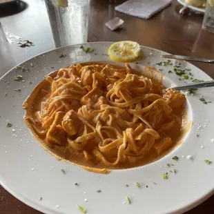 Linguini with roasted red pepper sauce with chicken