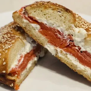 Bagel with cream cheese &amp; smoked salmon