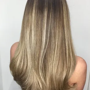Bronde (a little brunette &amp; a little blonde)
