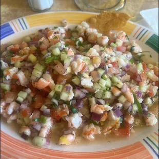 Ceviche de camarón cocido.