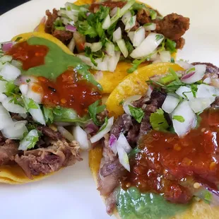 Lengua, tripas &amp; cabeza tacos