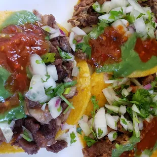 Lengua, tripas &amp; cabeza tacos