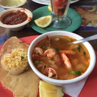 Caldito de camarones
