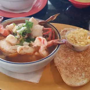 Mixed seafood aoup lunch special!