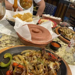 Fajitas, cóctel de camarón, chips!