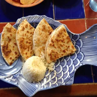 Delicious chicken quesadillas, terrible rice.
