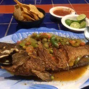 Pescado frito entero (Vera cruz style)