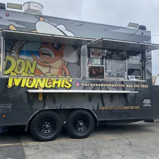 Food Truck good service. Good food