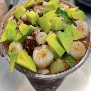 Cóctel campechana: shrimp, octopus, and scallops