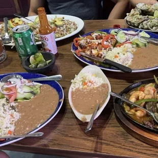 Fajitas Mixtas Quesadilla de Pollo, oysters