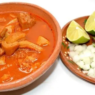 Menudo con tortillas recién hechas