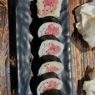 Ahi rolls.
