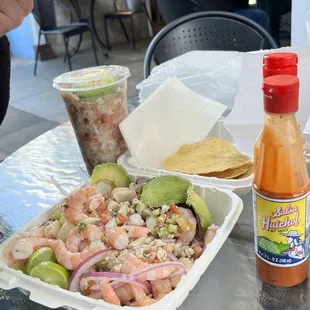 Vuelve a LA Vida (Lleva De Todo Mariscos)