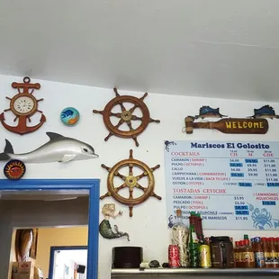 Nautical wall decor:)