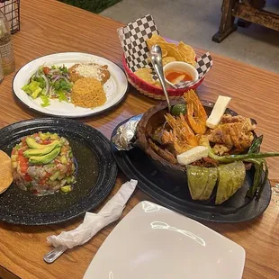 Molcajete was a bit disappointing, the ceviche was good!
