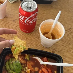 Camarones volcán (cocidos) y consomé