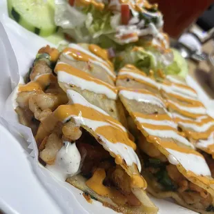 Up close and personal with the tacos gobernador.