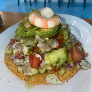 Cocktail De Cameron Y Pulpo